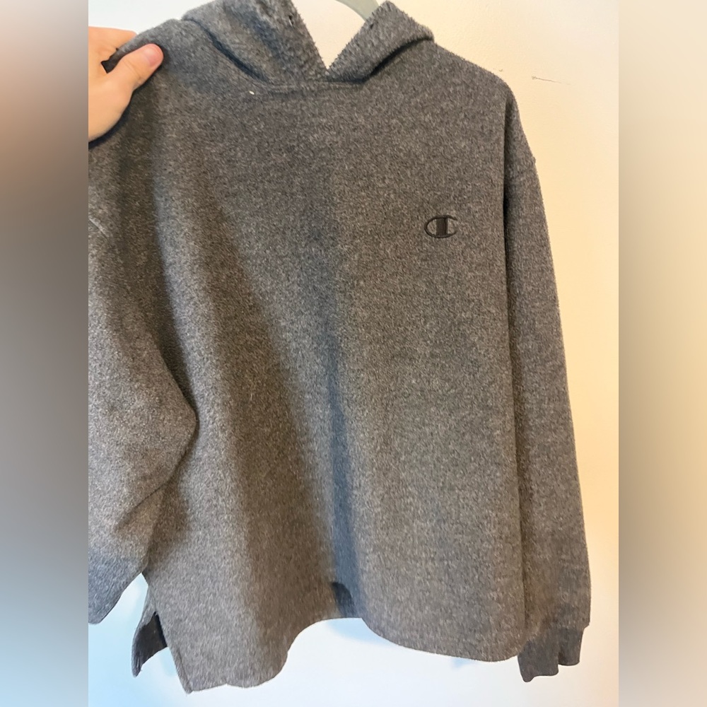 AUTHENTIC GRAY CHAMPION HOODIE SIZE: L
